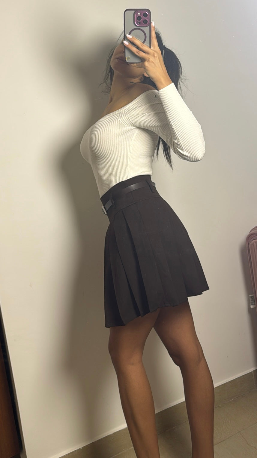 Skirt with belt