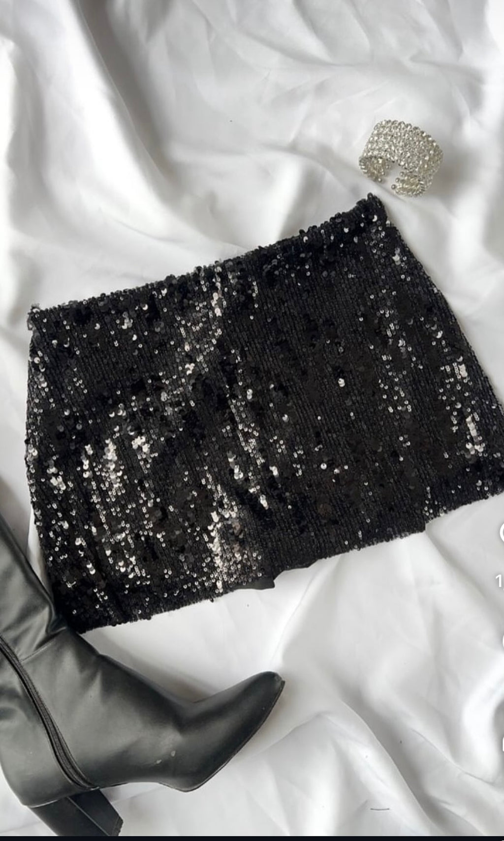 Black glitter short